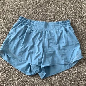 Lululemon Hotty hot 4in inseam, size 8